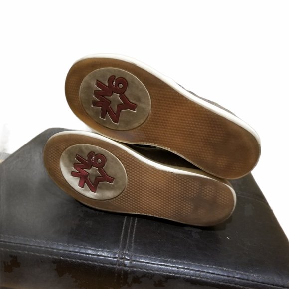 Women's W6YZ Sneakers (Size 6/4C) - Picture 6 of 9